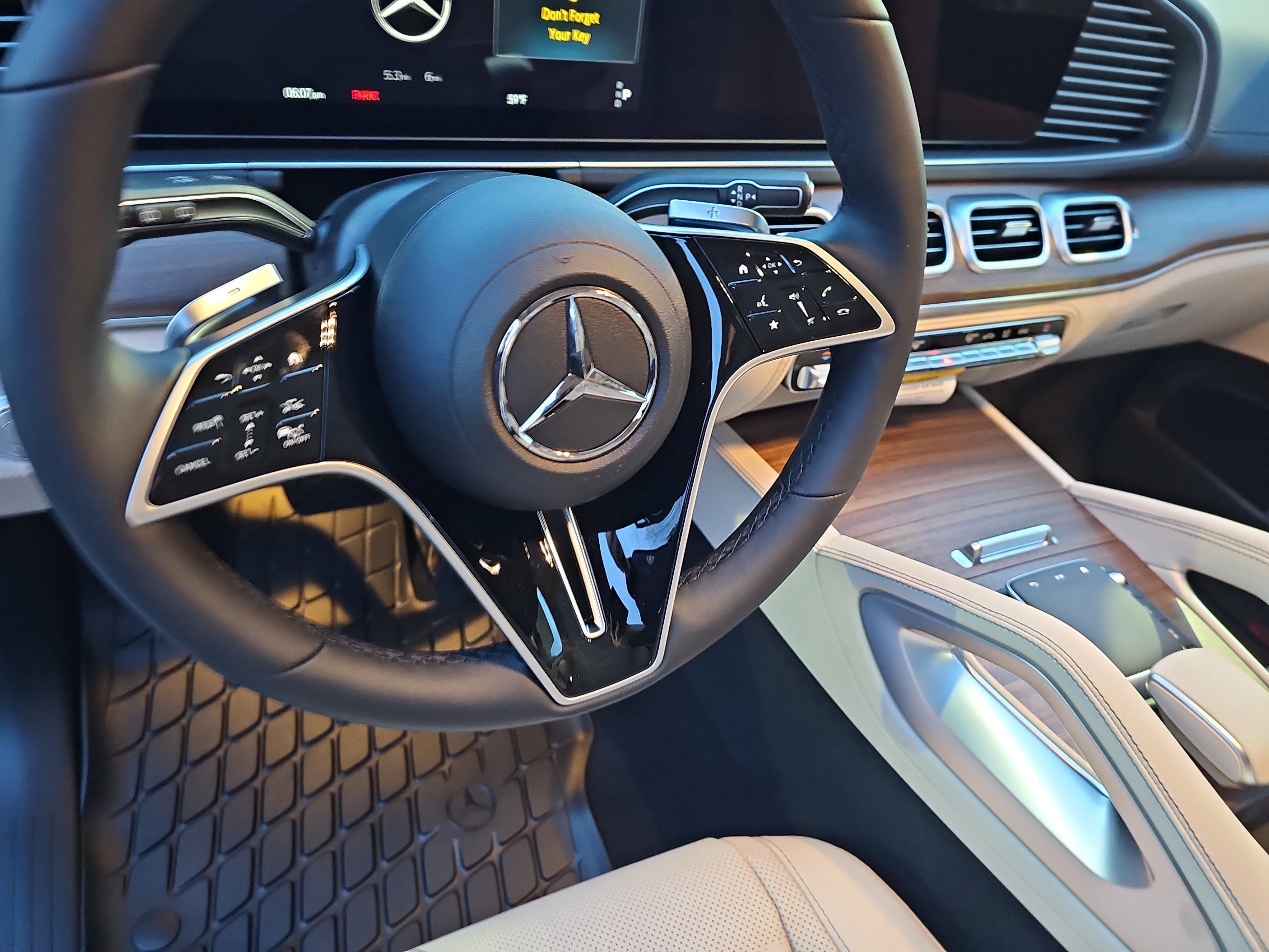 New 2026 Mercedes-Benz GLE 450 4MATIC image 17