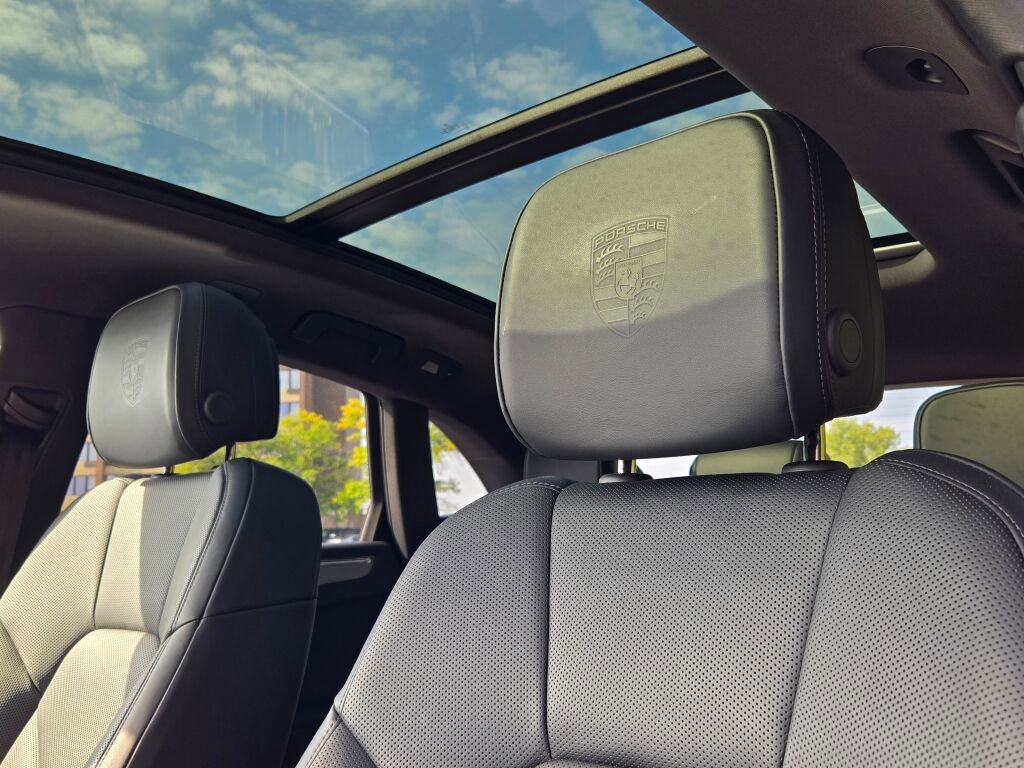 Certified 2025 Porsche Macan image 21