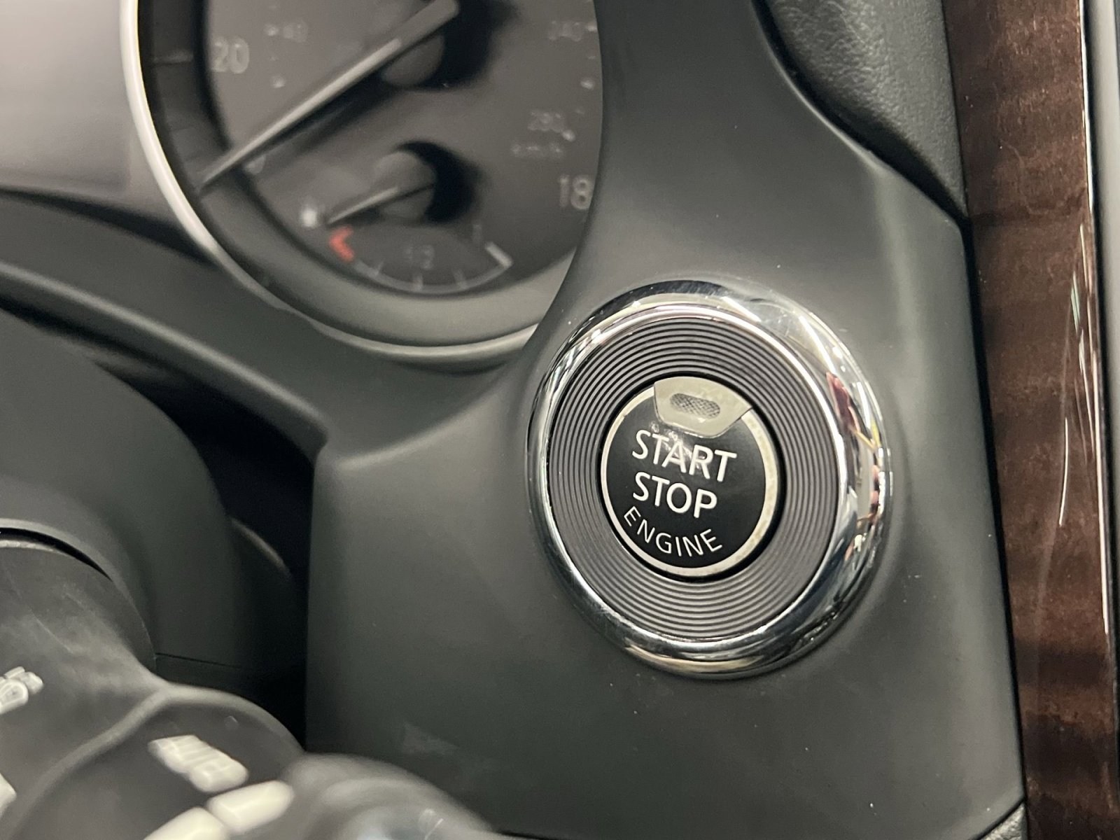 Used 2018 INFINITI Q50 Luxe w/ Essential Package (3.0T Luxe) image 31