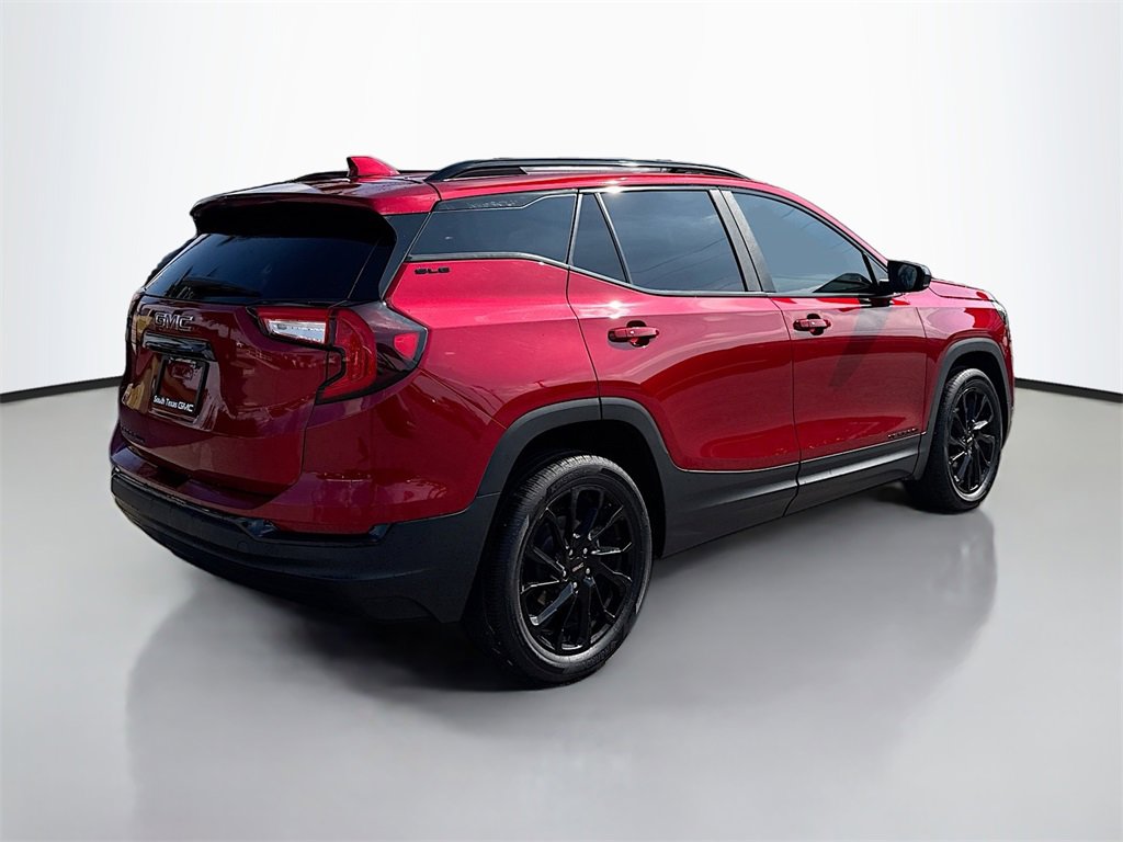 Used 2024 GMC Terrain SLE w/ Driver Convenience Package image 7