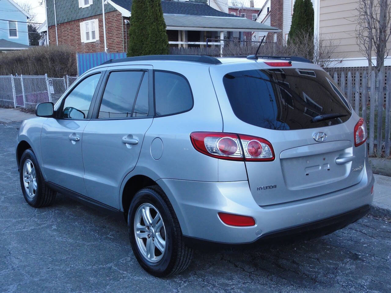 Used 2011 Hyundai Santa Fe GLS image 3