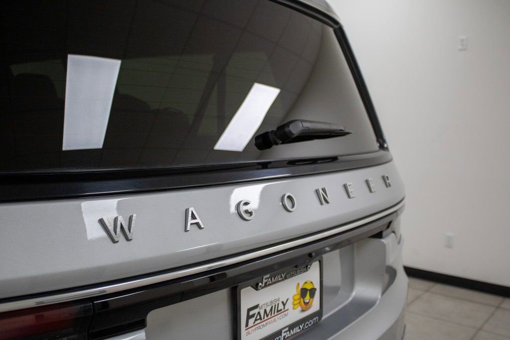 Used 2024 Jeep Wagoneer L Series II w/ Flexible Seating Group image 8