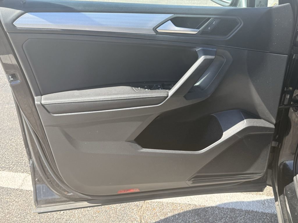 Used 2022 Volkswagen Tiguan S image 9