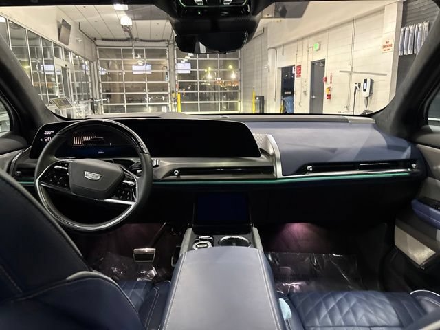 Certified 2026 Cadillac Vistiq Premium Luxury AWD/4WD image 37