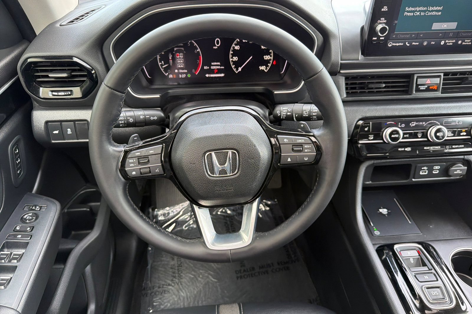 Certified 2025 Honda Pilot Touring image 14
