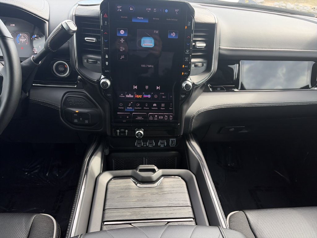 Used 2025 RAM 2500 Limited AWD/4WD image 15