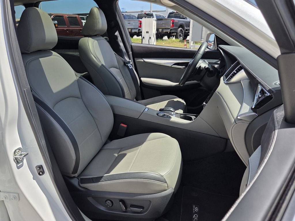 Used 2023 INFINITI QX50 Sensory image 20