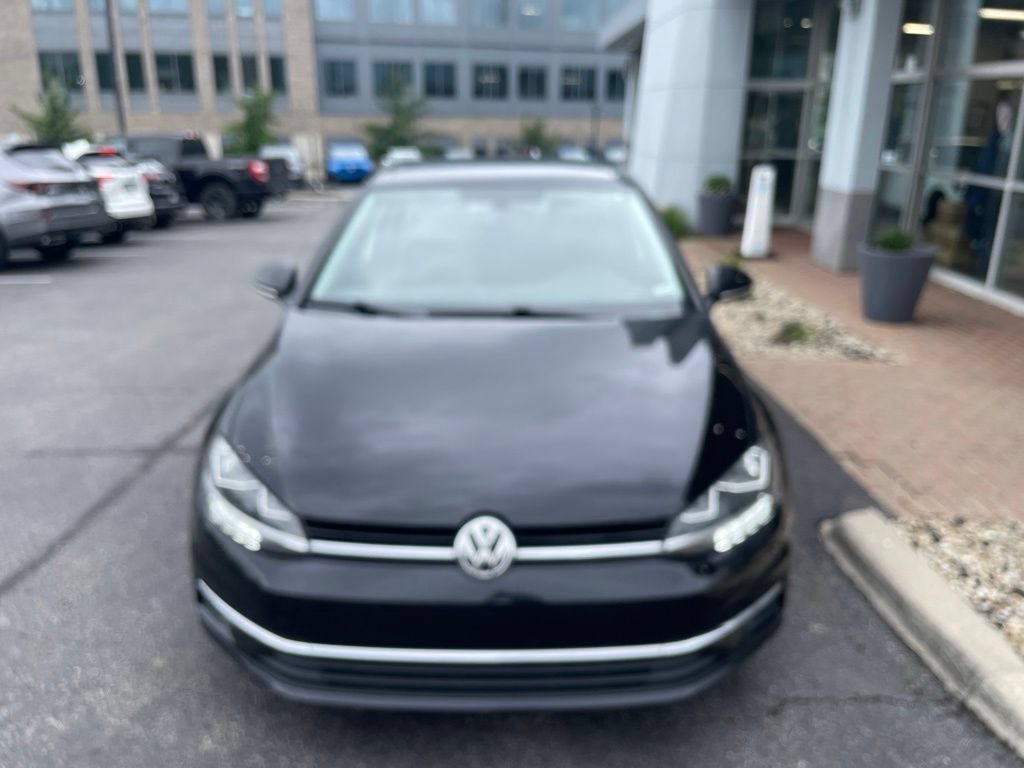 Used 2021 Volkswagen Golf 4-Door FWD image 2