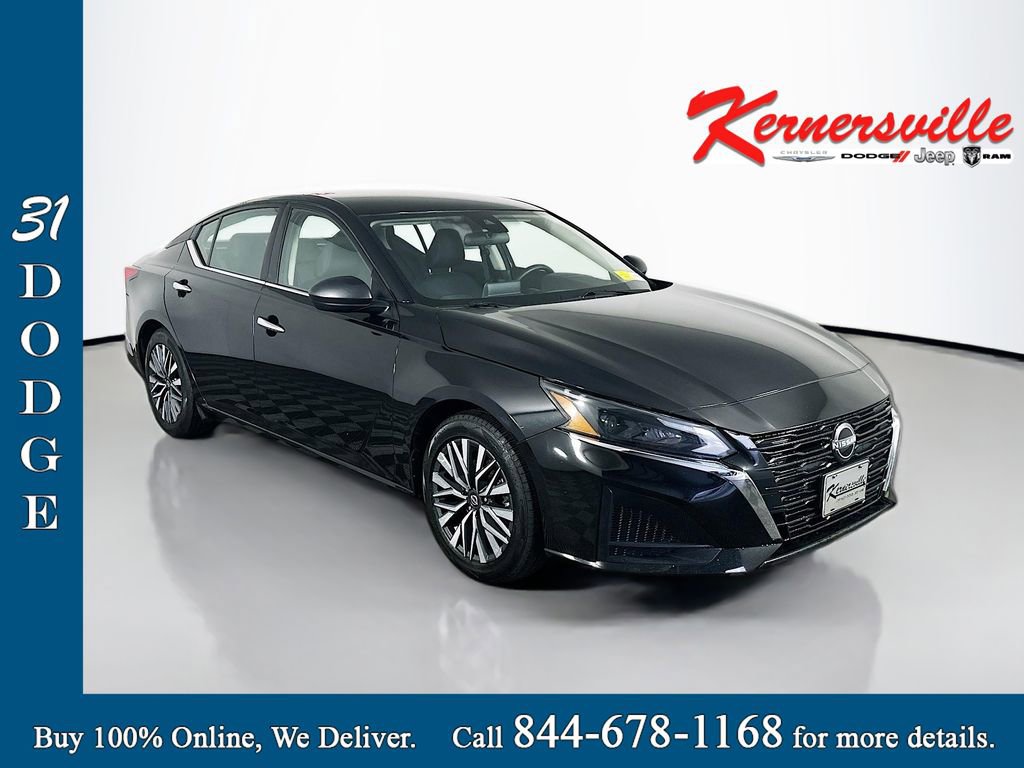 Used 2024 Nissan Altima 2.5 SV image 1