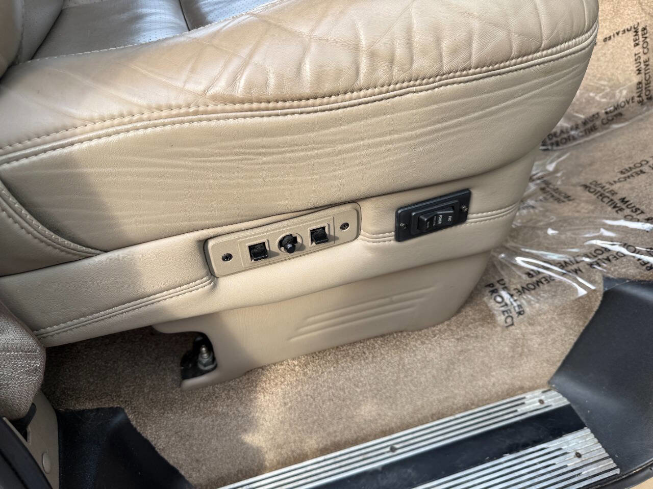 Used 2011 Chevrolet Express 1500 AWD image 41