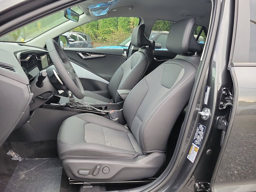 New 2025 Kia Niro EX image 9