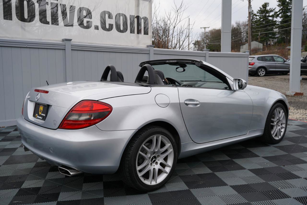 Used 2009 Mercedes-Benz SLK 300 2dr Roadster 3.0L w/ Premium I Pkg image 5
