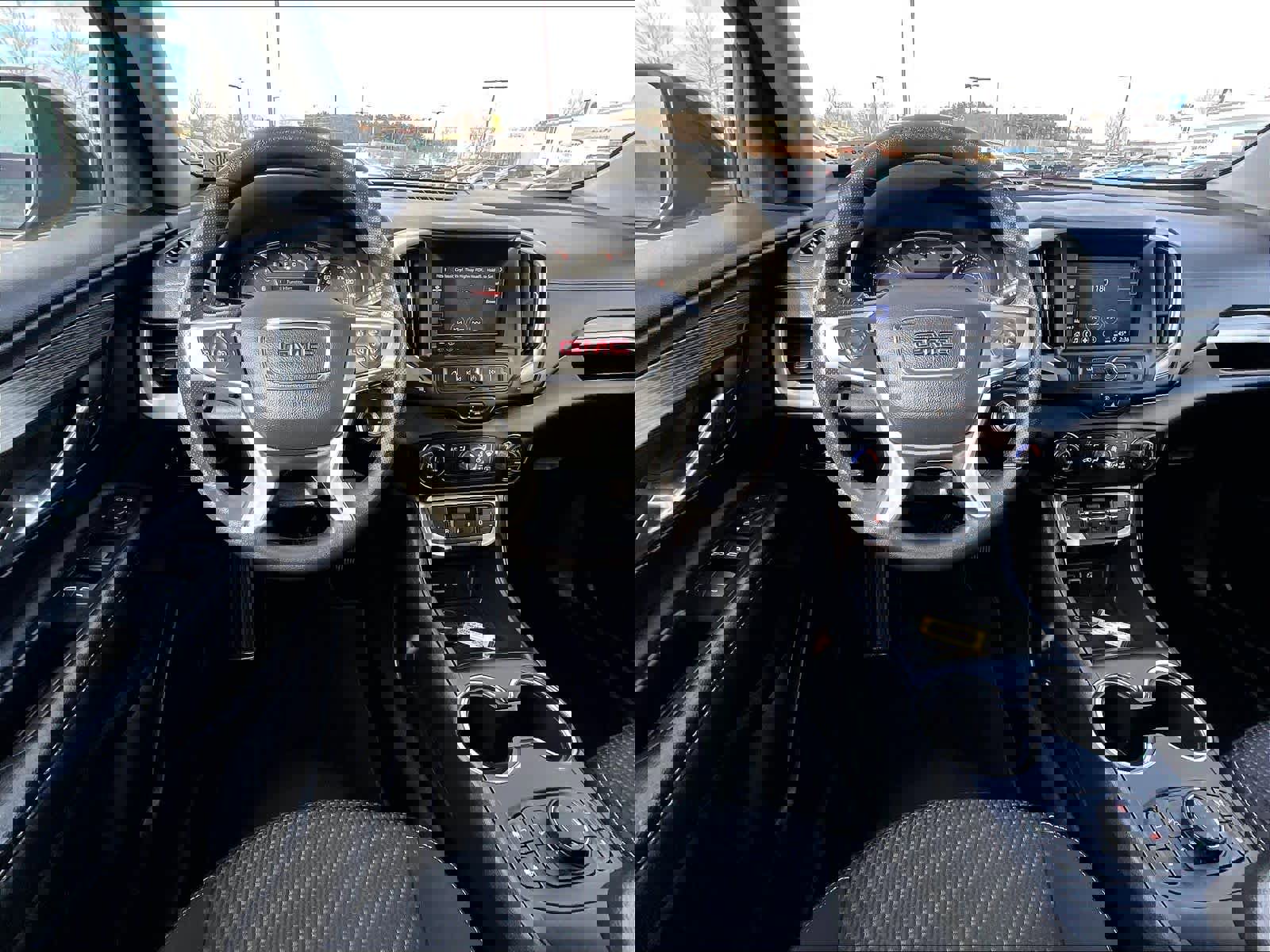 Used 2022 GMC Terrain SLE w/ Driver Convenience Package image 16