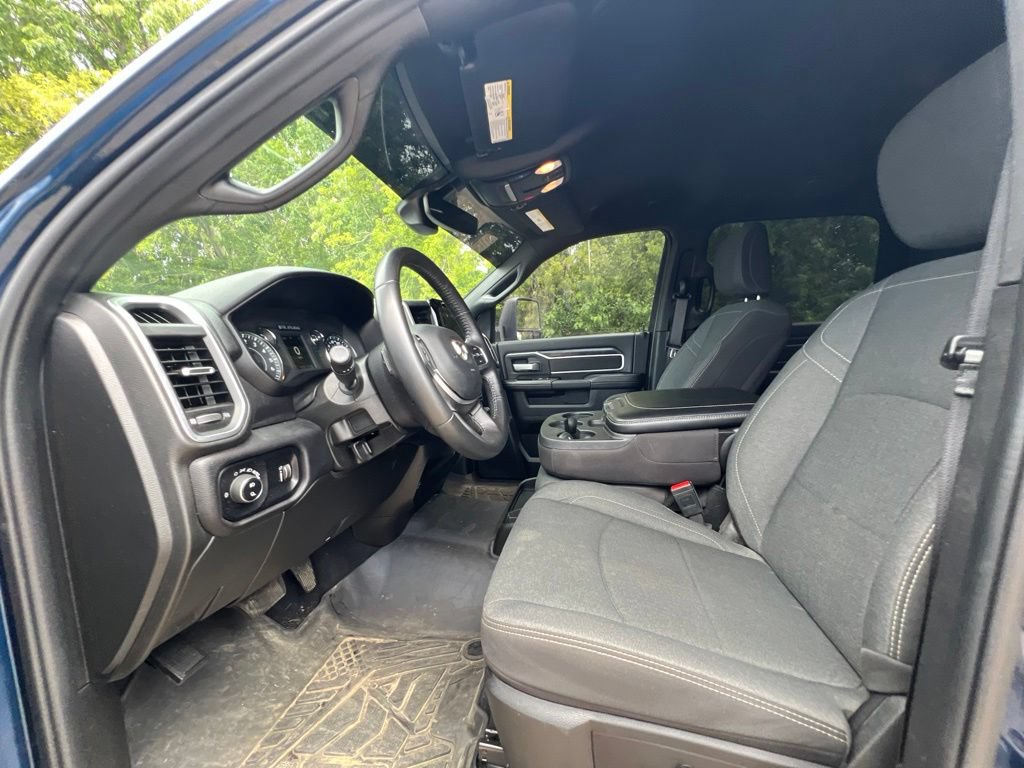 Used 2024 RAM 2500 Big Horn w/ Night Edition AWD/4WD image 18