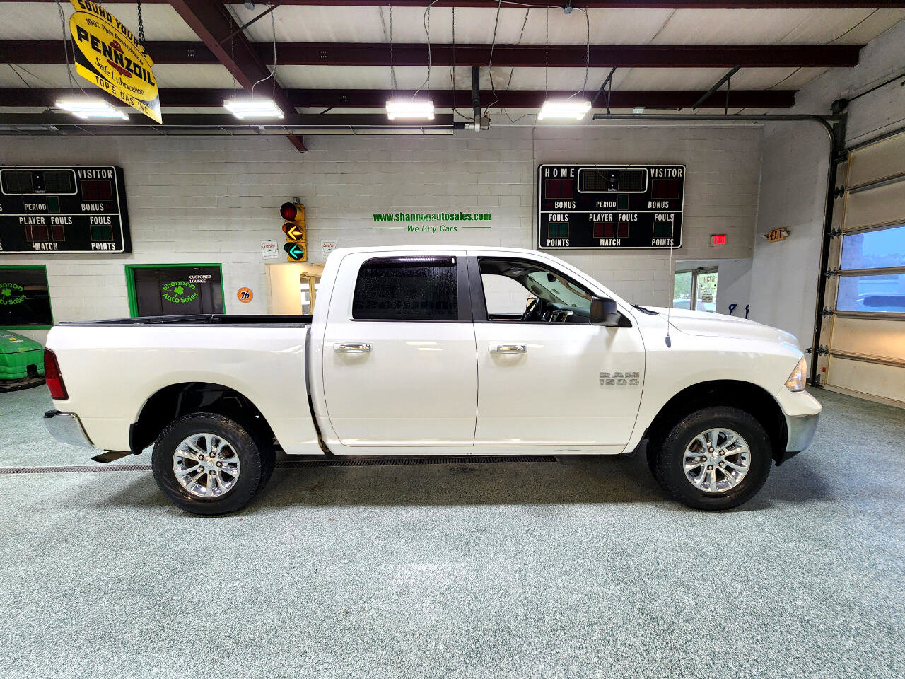 Used 2013 RAM 1500 Classic SLT w/ Premium Display Pkg image 5