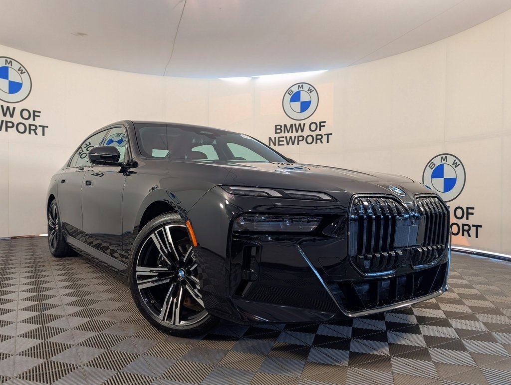 New 2026 BMW i7 xDrive60 w/ Premium Package image 3