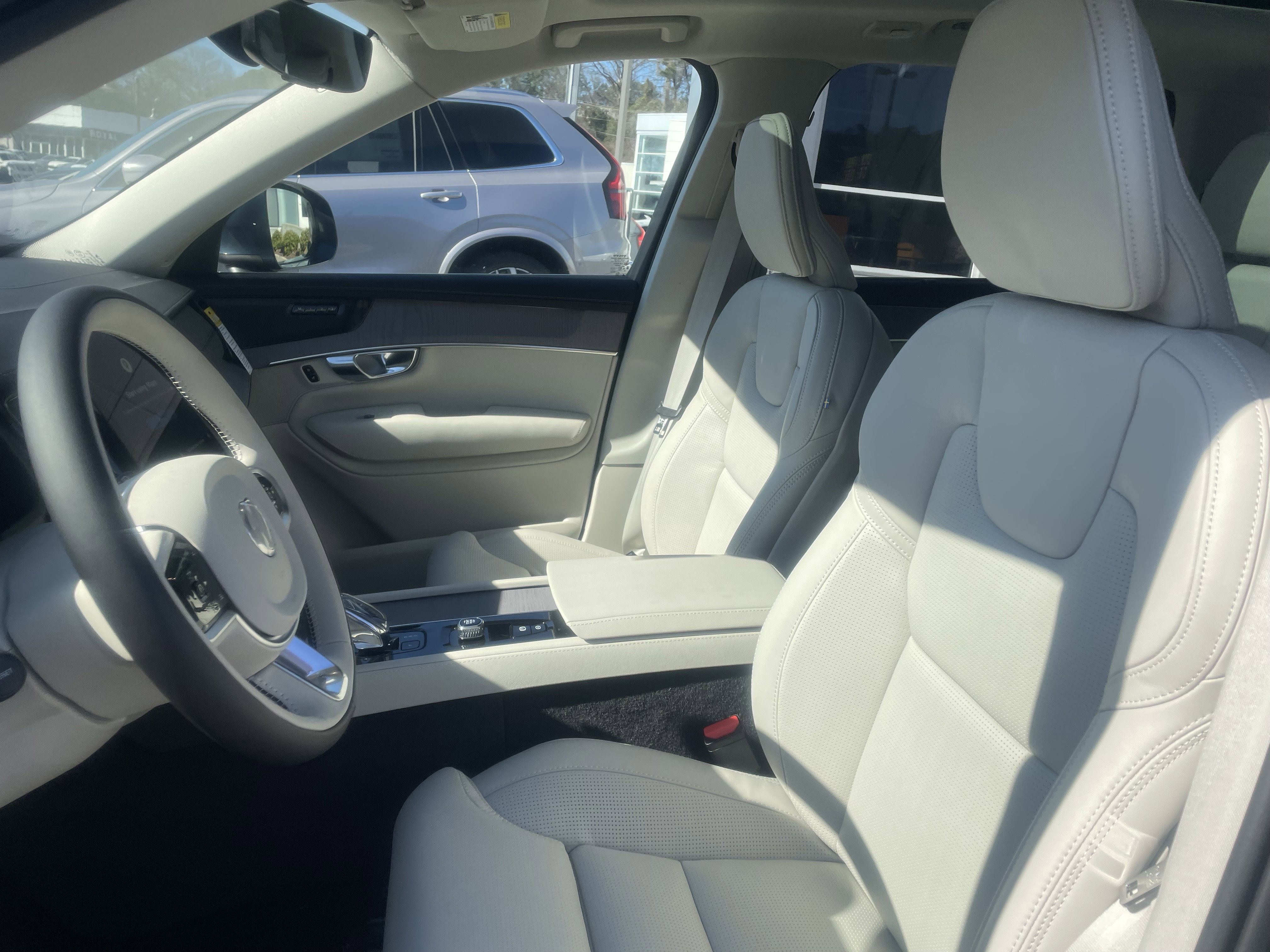 New 2026 Volvo XC90 B6 Ultra w/ Protection Package image 15