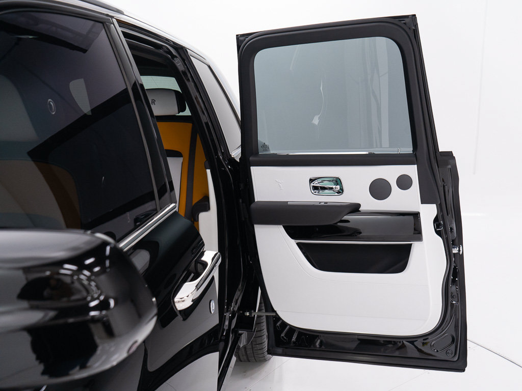 Certified 2026 Rolls-Royce Cullinan w/ Interior Detailing Package AWD/4WD image 22