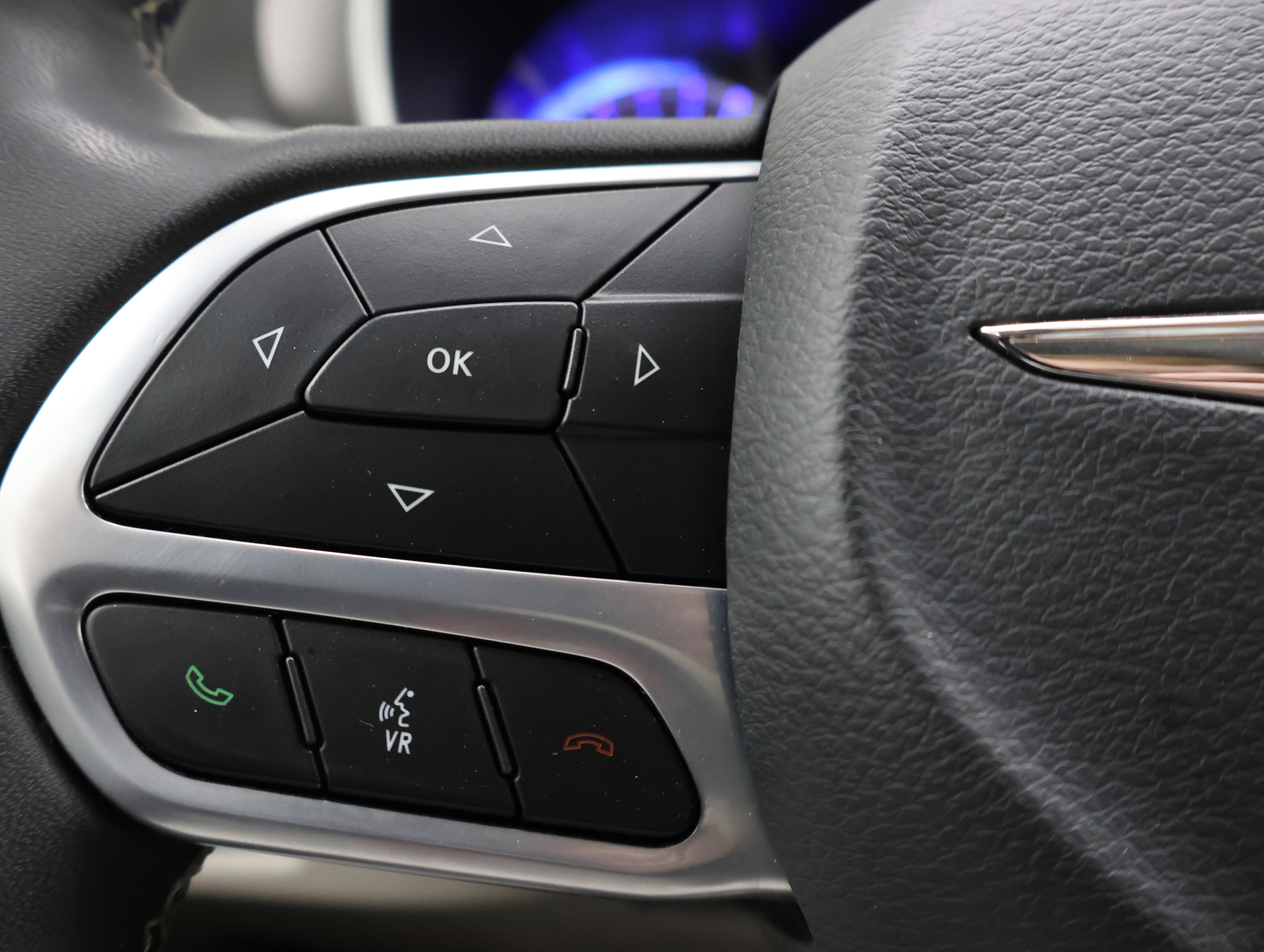 Used 2024 Chrysler Pacifica Touring-L image 16