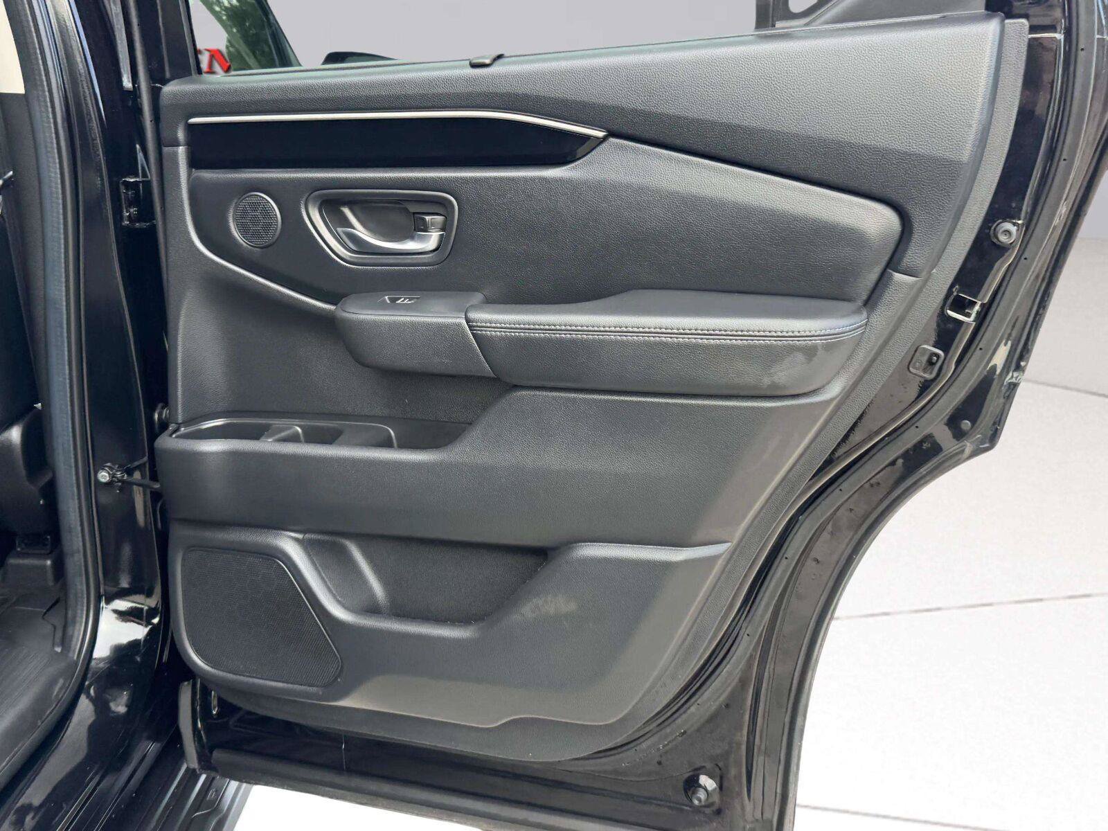 Used 2023 Honda Pilot Touring image 37