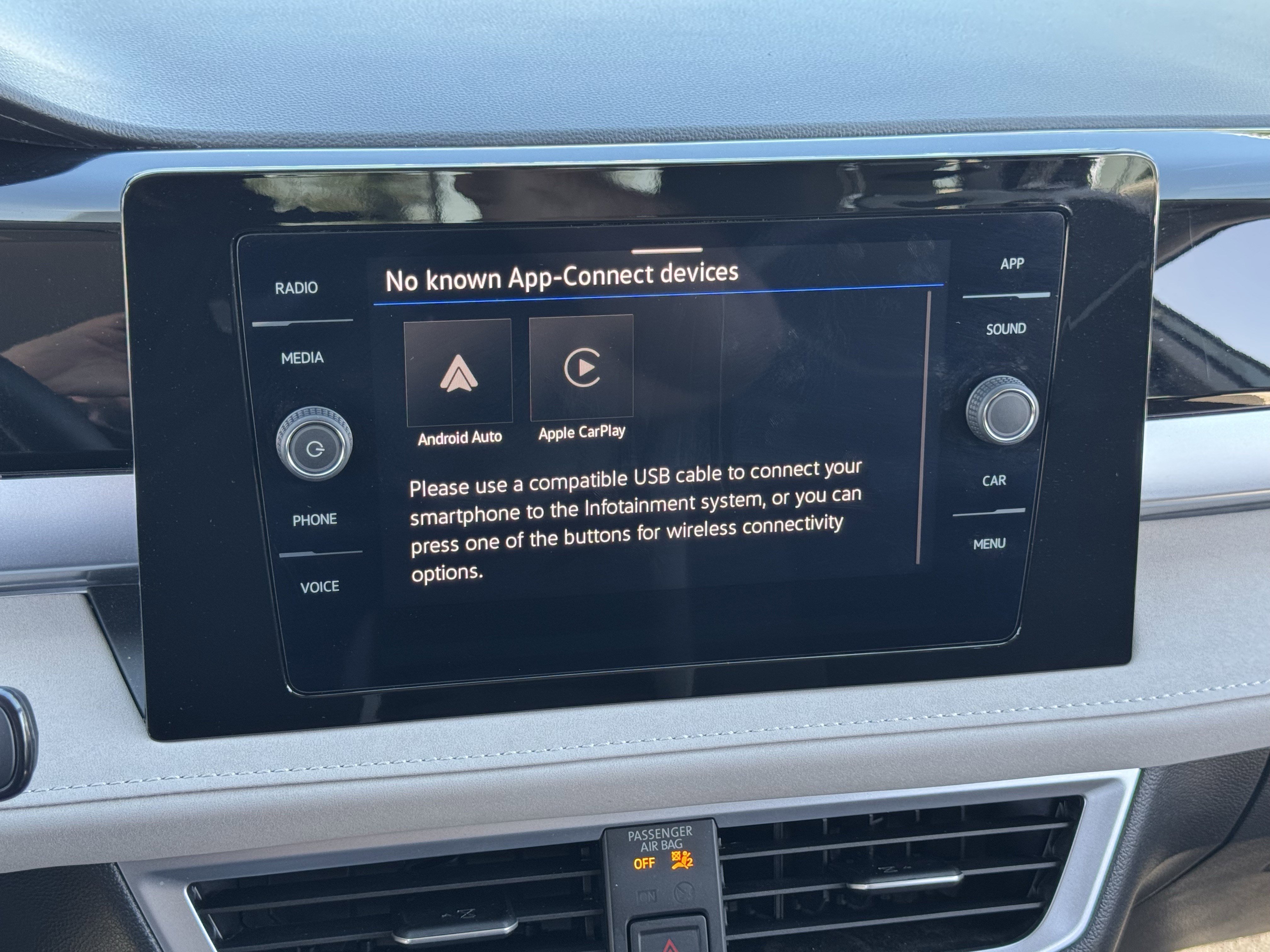 Used 2025 Volkswagen Taos SE image 26