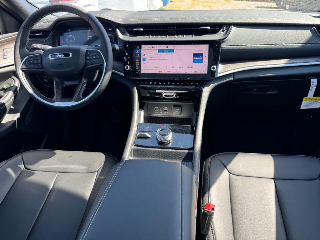 New 2027 Jeep Grand Cherokee L Limited AWD/4WD image 9