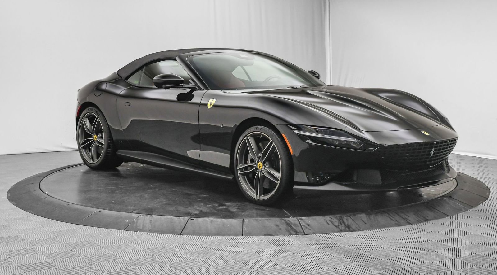 Certified 2025 Ferrari Roma Spider image 61