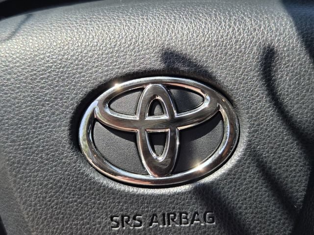 Used 2022 Toyota Highlander XLE AWD/4WD image 30
