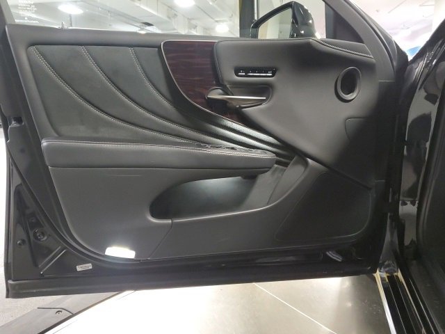 Used 2019 Lexus LS 500h 500h Base image 13