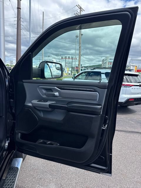 Used 2020 RAM 1500 Big Horn AWD/4WD image 17