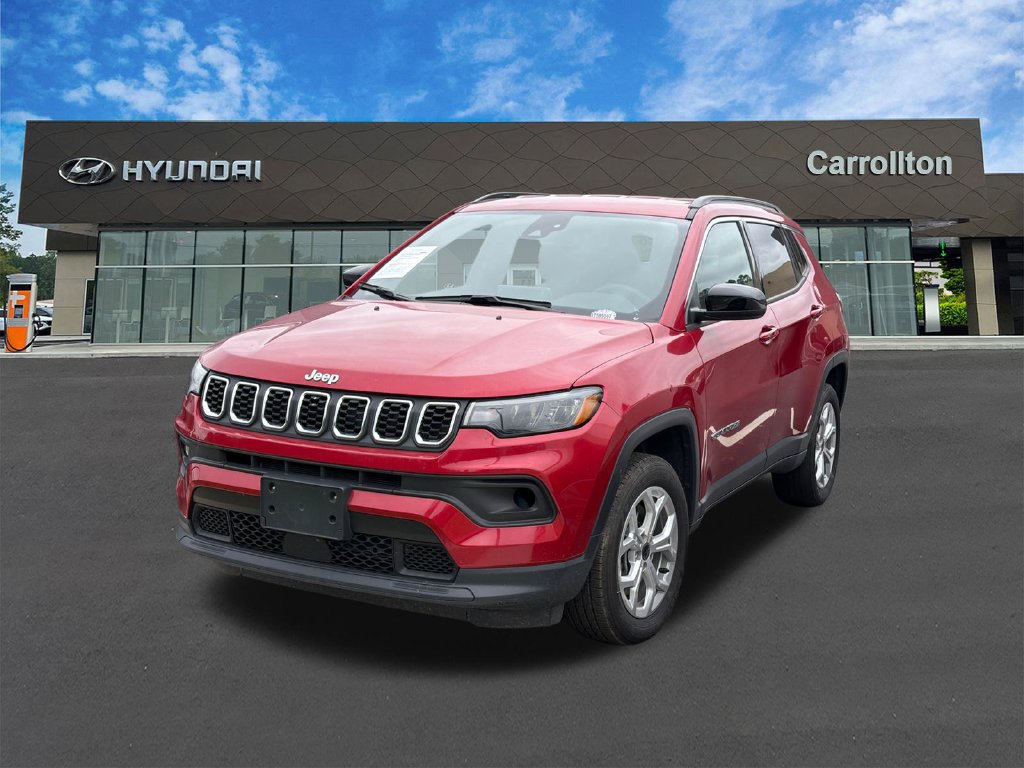 Used 2025 Jeep Compass Latitude AWD/4WD image 1