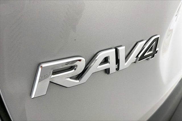 Used 2024 Toyota RAV4 LE image 32