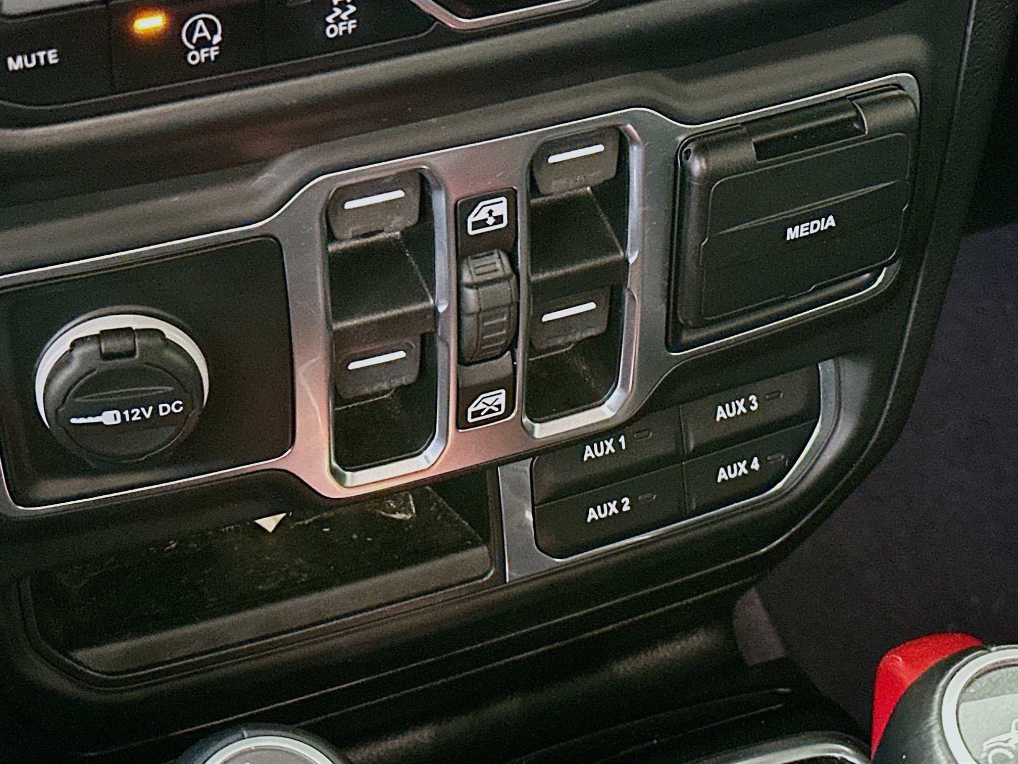 Used 2020 Jeep Gladiator Overland image 21