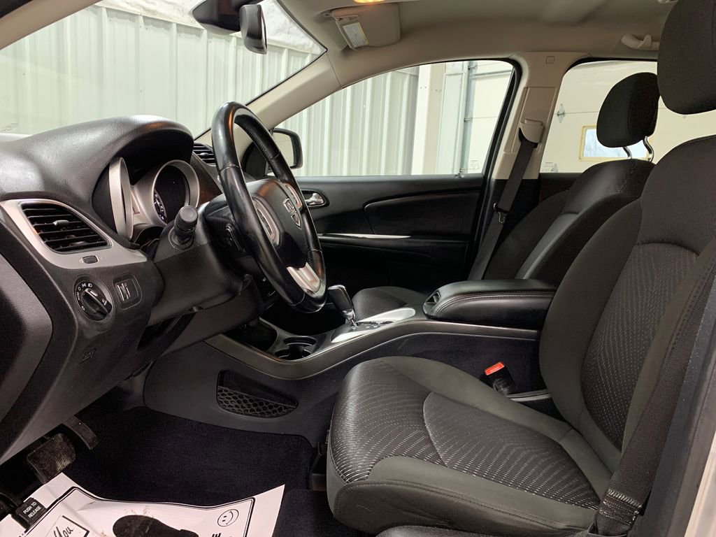Used 2019 Dodge Journey SE w/ Premium Group image 4