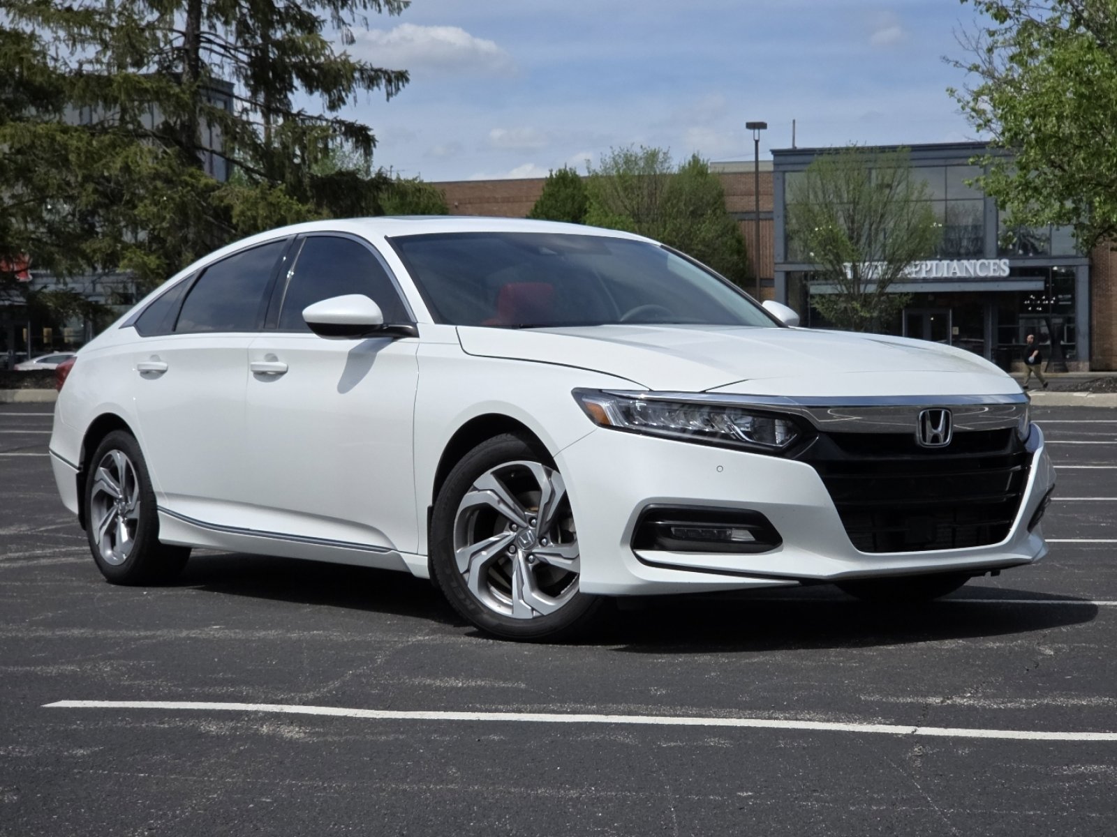 Used 2018 Honda Accord EX image 2