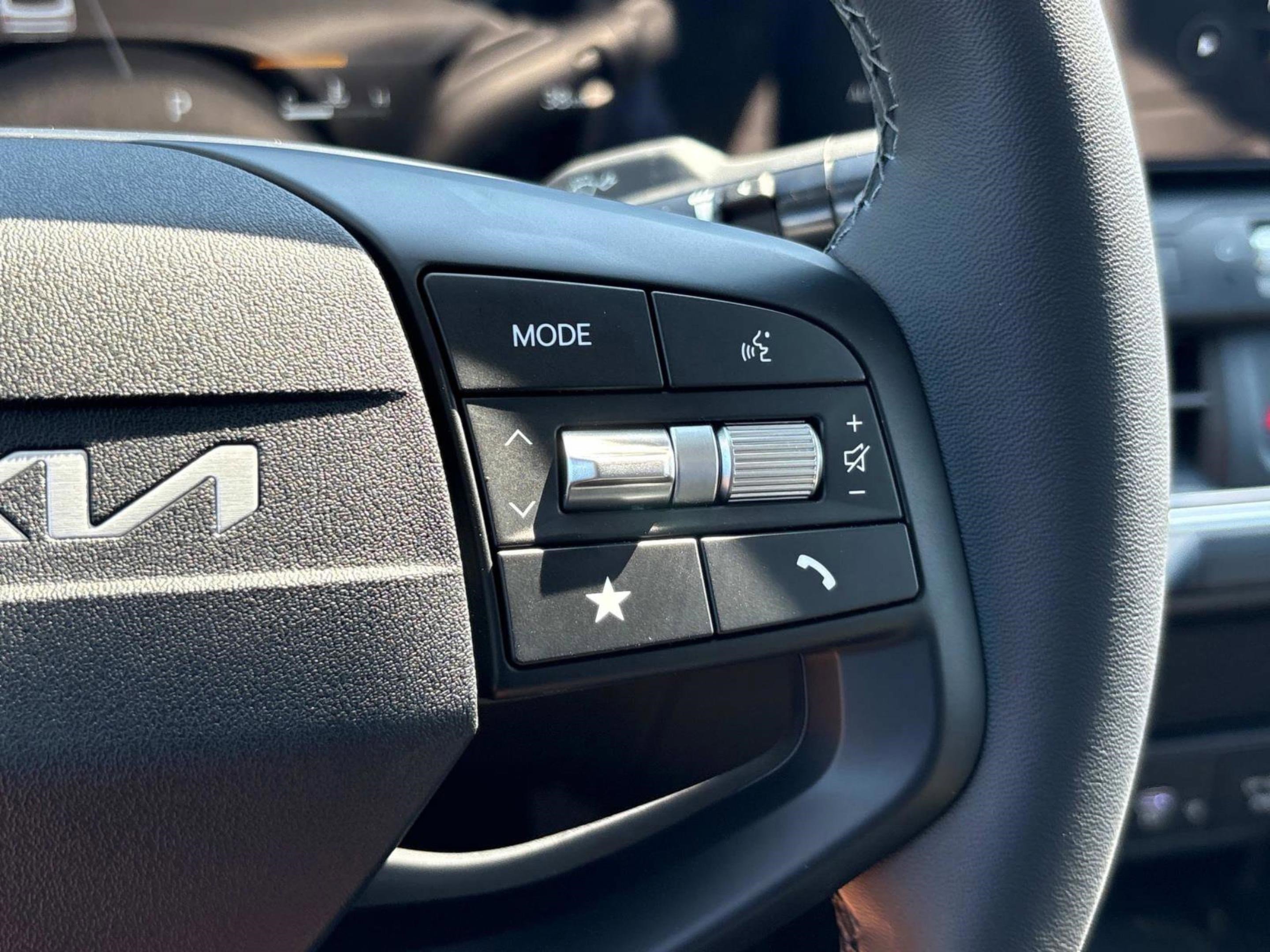 New 2025 Kia K4 EX image 23