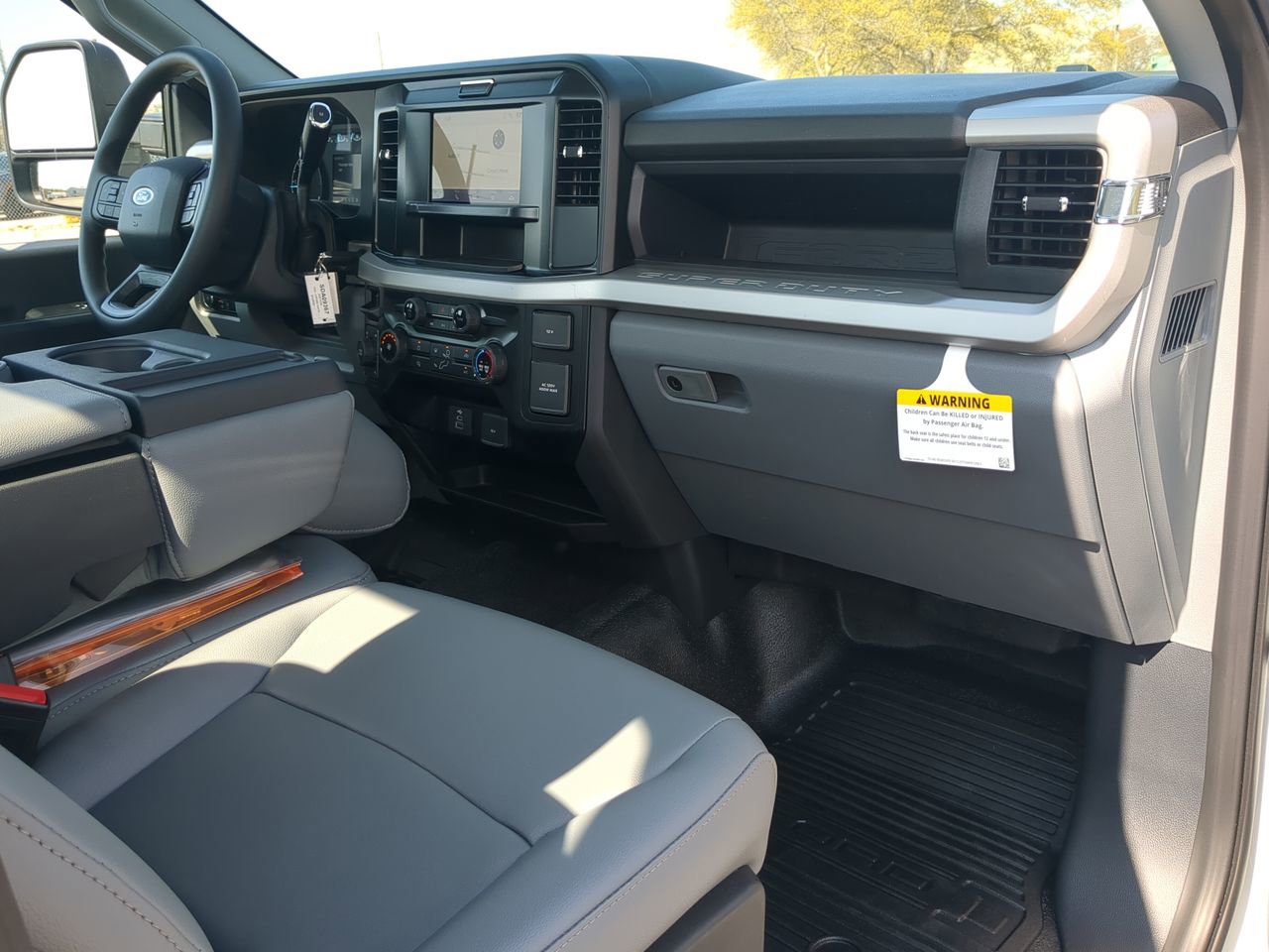 New 2025 Ford F550 4x4 Regular Cab Super Duty image 14