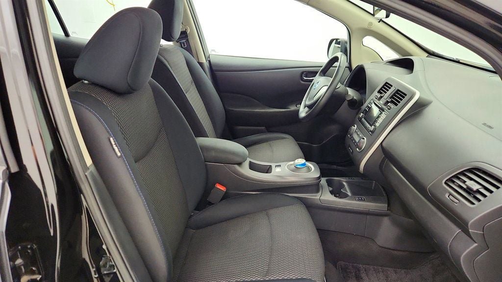 Used 2014 Nissan Leaf S w/ Charge Package FWD image 22