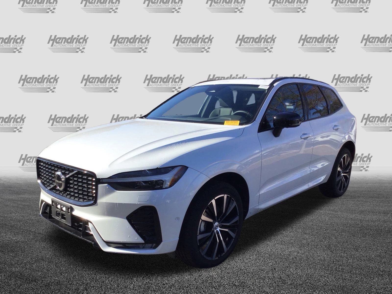 Certified 2025 Volvo XC60 B5 Plus image 5