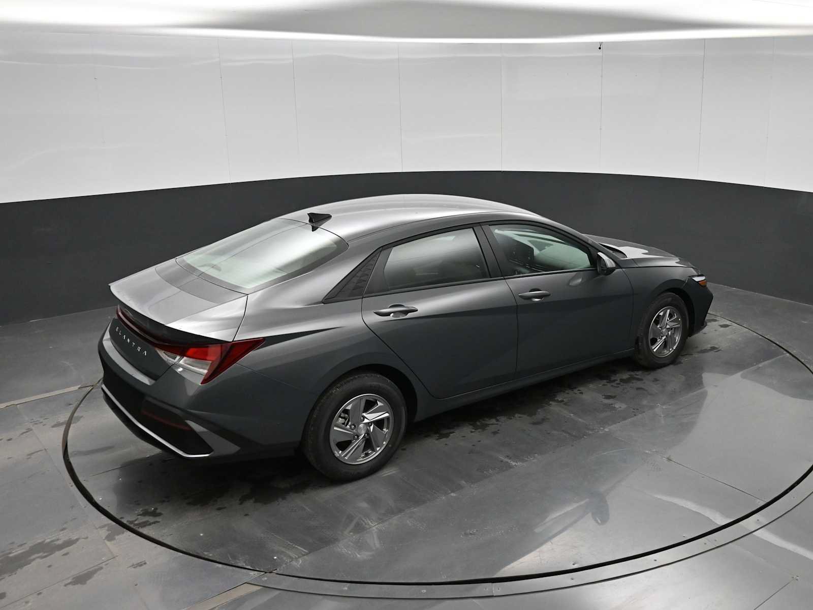 New 2026 Hyundai Elantra SE FWD image 30