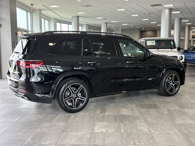 Used 2025 Mercedes-Benz GLS 450 4MATIC image 3