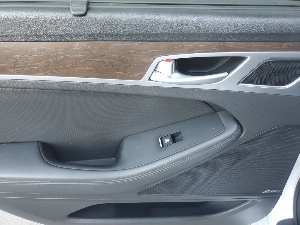 Used 2015 Hyundai Genesis 3.8 w/ Option Group 04 image 14