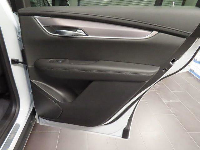 New 2025 Cadillac XT6 Luxury image 13