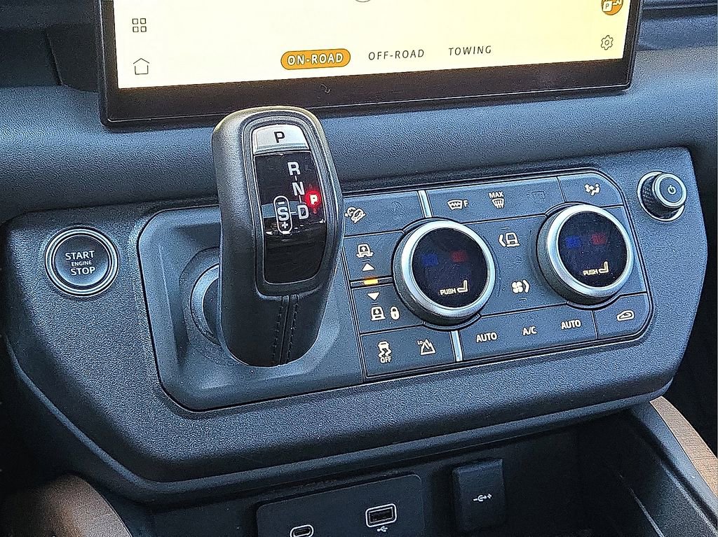 Used 2023 Land Rover Defender 110 X image 29