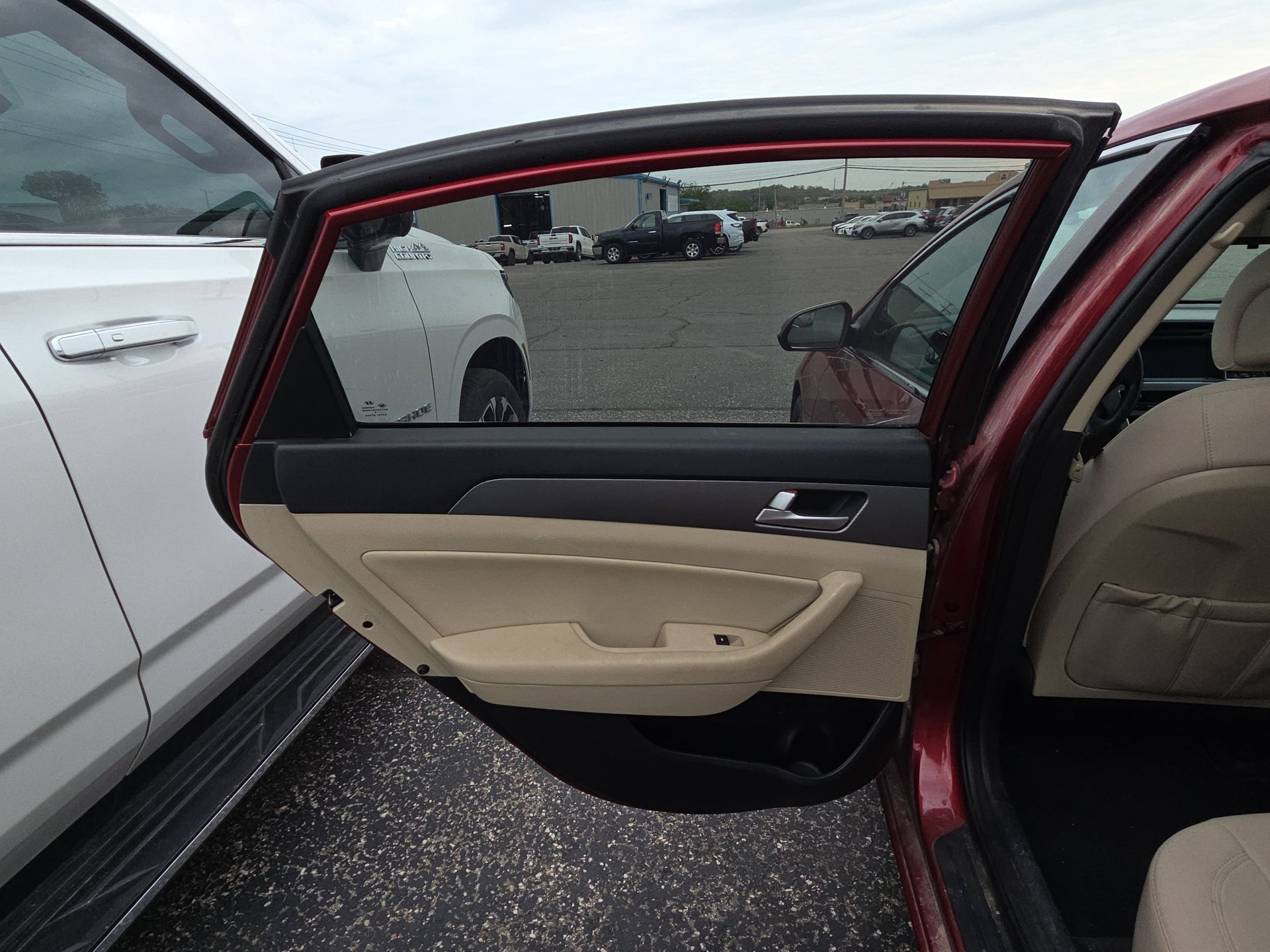 Used 2016 Hyundai Sonata ECO w/ Cargo Package image 12
