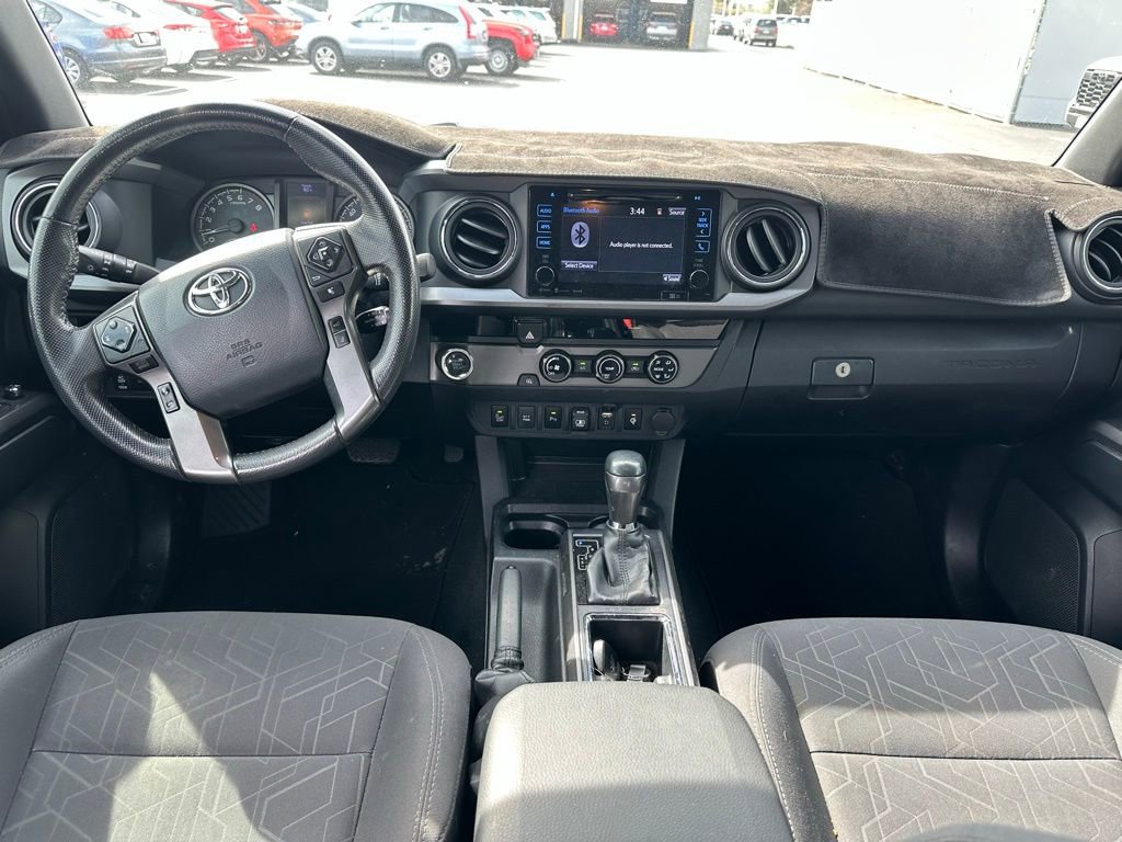 Used 2018 Toyota Tacoma TRD Sport w/ Technology Package image 8