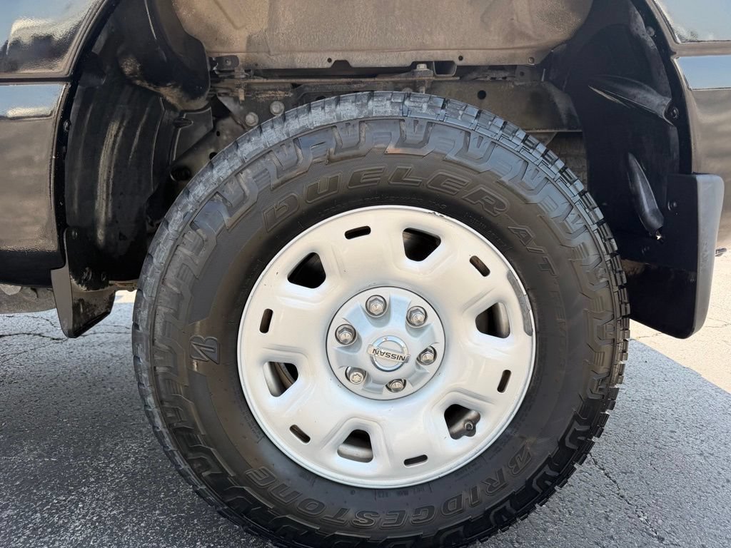 Used 2017 Nissan Titan SV AWD/4WD image 14