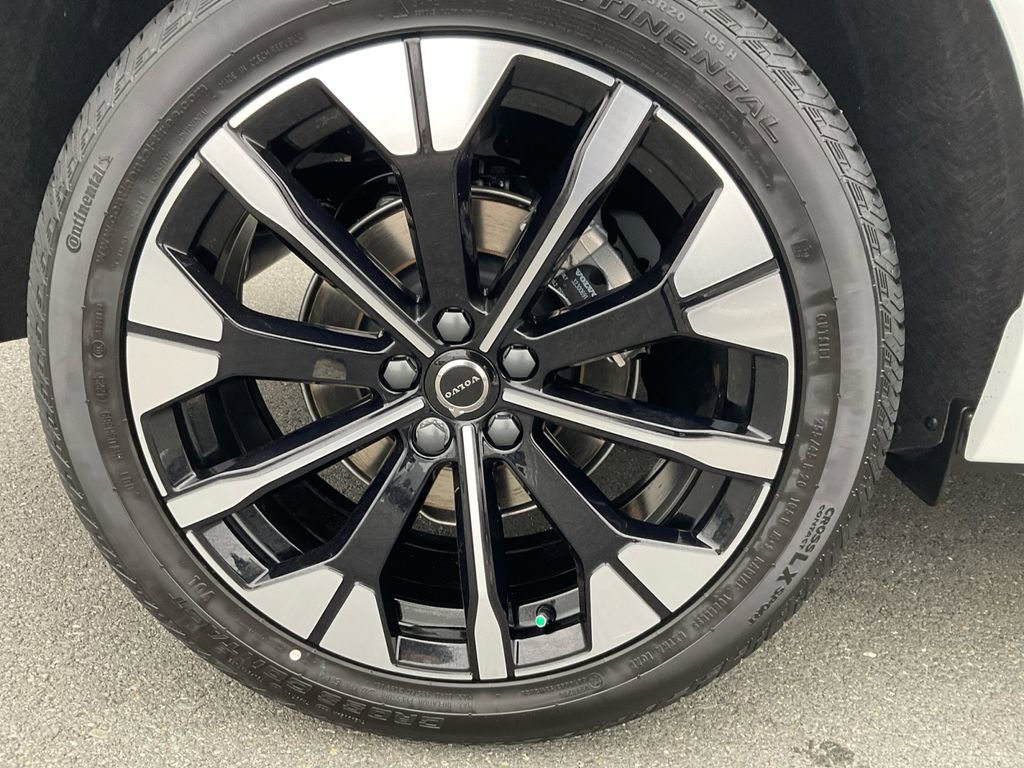 New 2026 Volvo XC60 B5 Plus w/ Protection Package Premier image 16