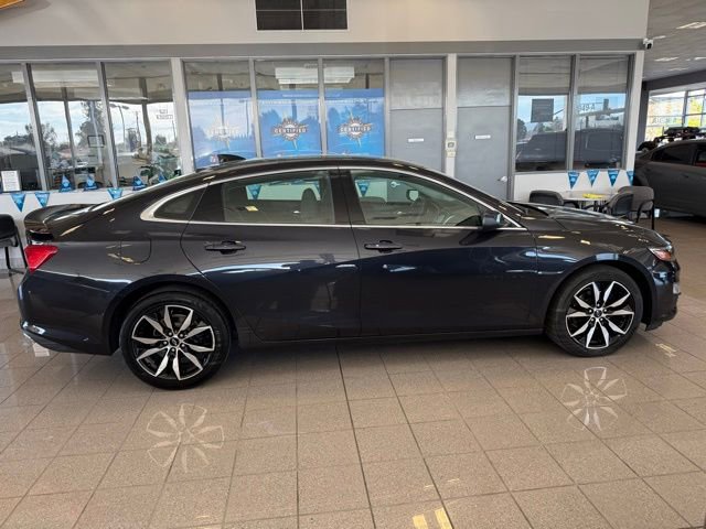 Used 2022 Chevrolet Malibu RS image 2