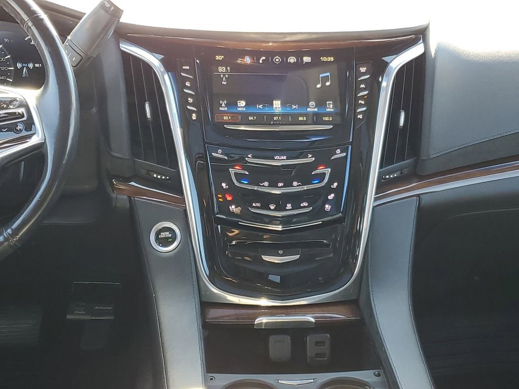 Used 2018 Cadillac Escalade Luxury w/ LPO, Radiant Package AWD/4WD image 27